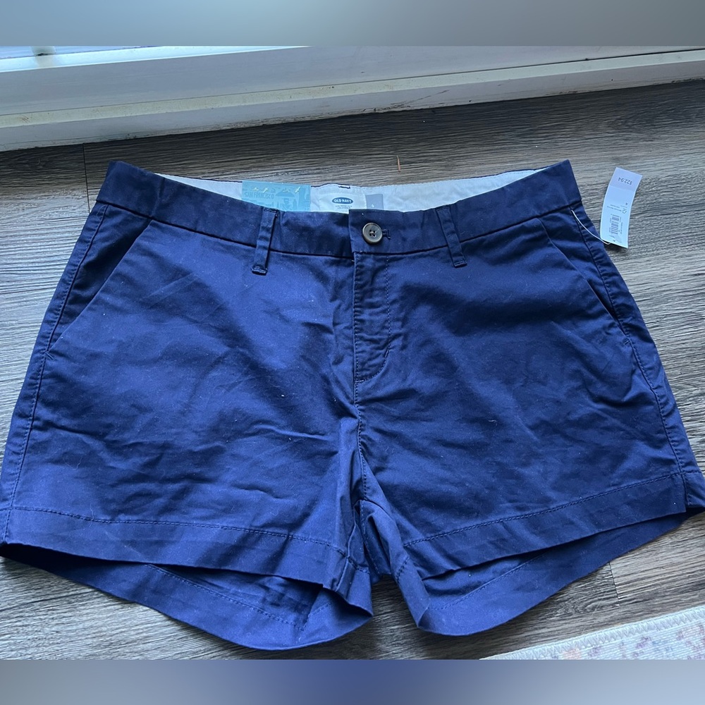 NWT Old Navy- Navy colored Khaki-style Shorts- Size 4